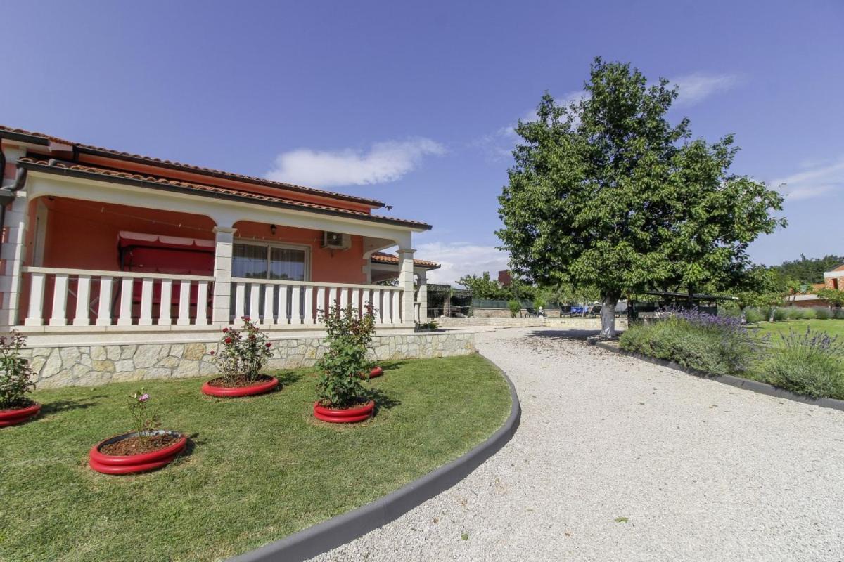 Linda In Lovrinici Villa พาซิน ภายนอก รูปภาพ
